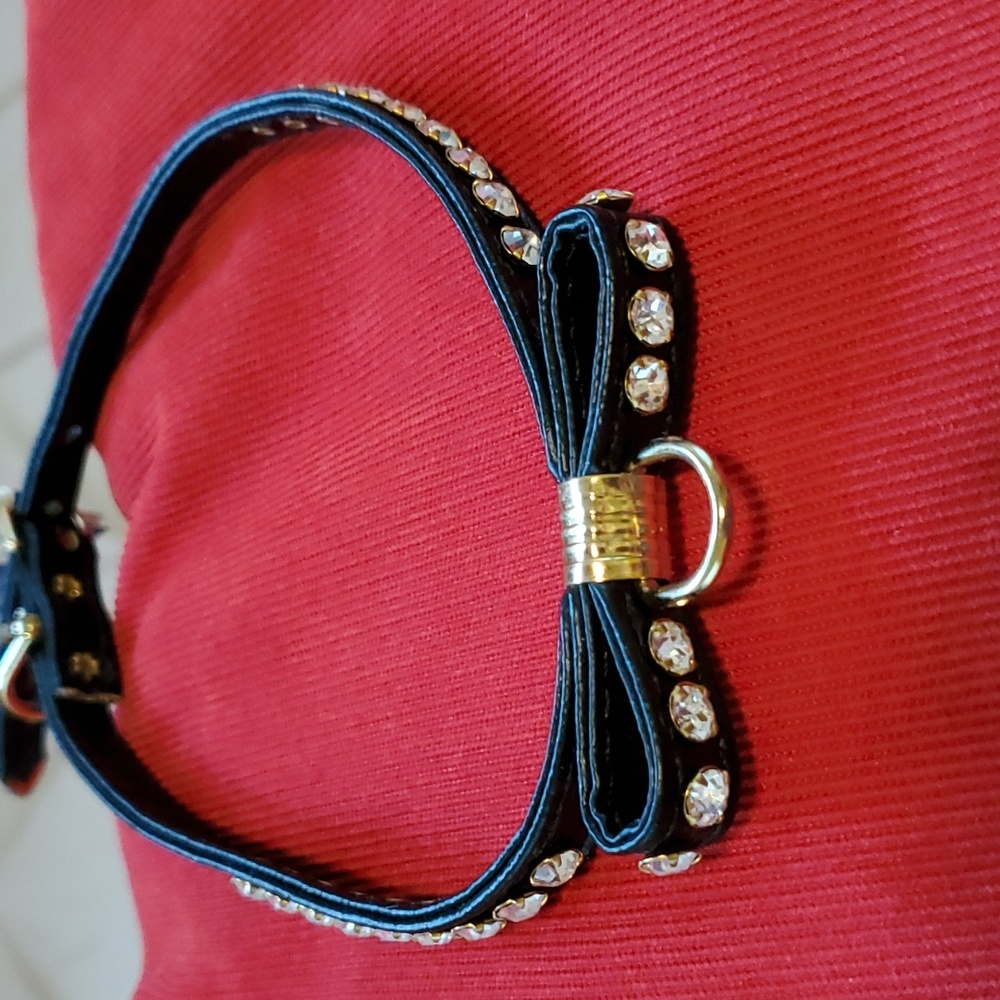 Dog collar black with rhinestones size 16